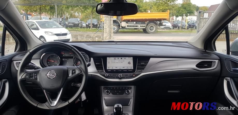 2018' Opel Astra Classic photo #3