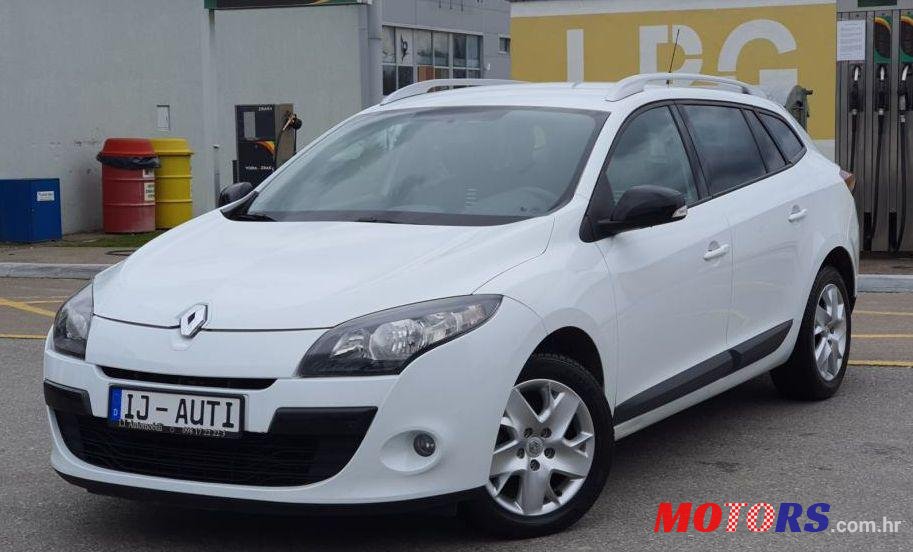 2011' Renault Megane Grandtour photo #1