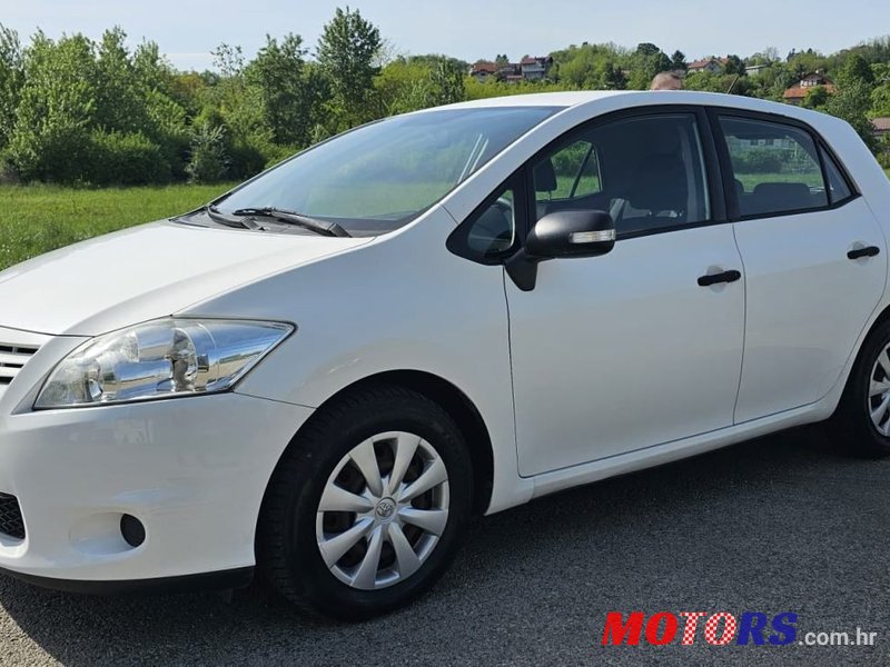 2010' Toyota Auris 1,3 3 Vvt-I photo #3