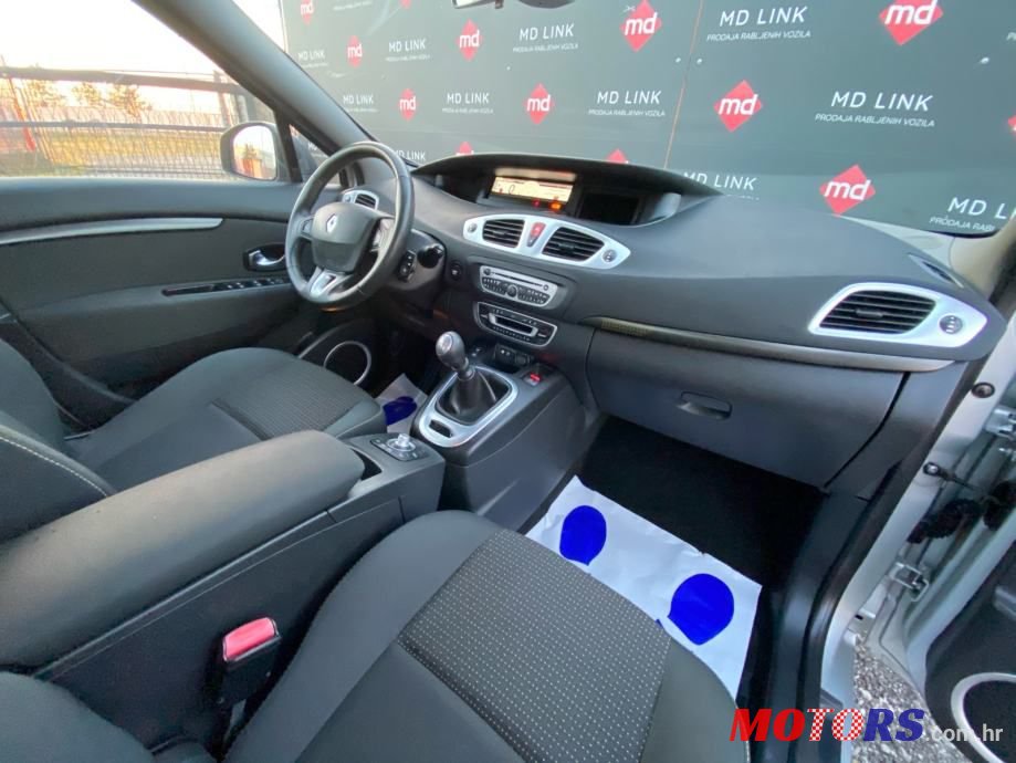 2011' Renault Scenic 1,5 Dci photo #6