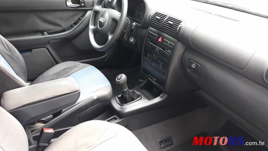 2001' Audi A3 1,6 photo #1