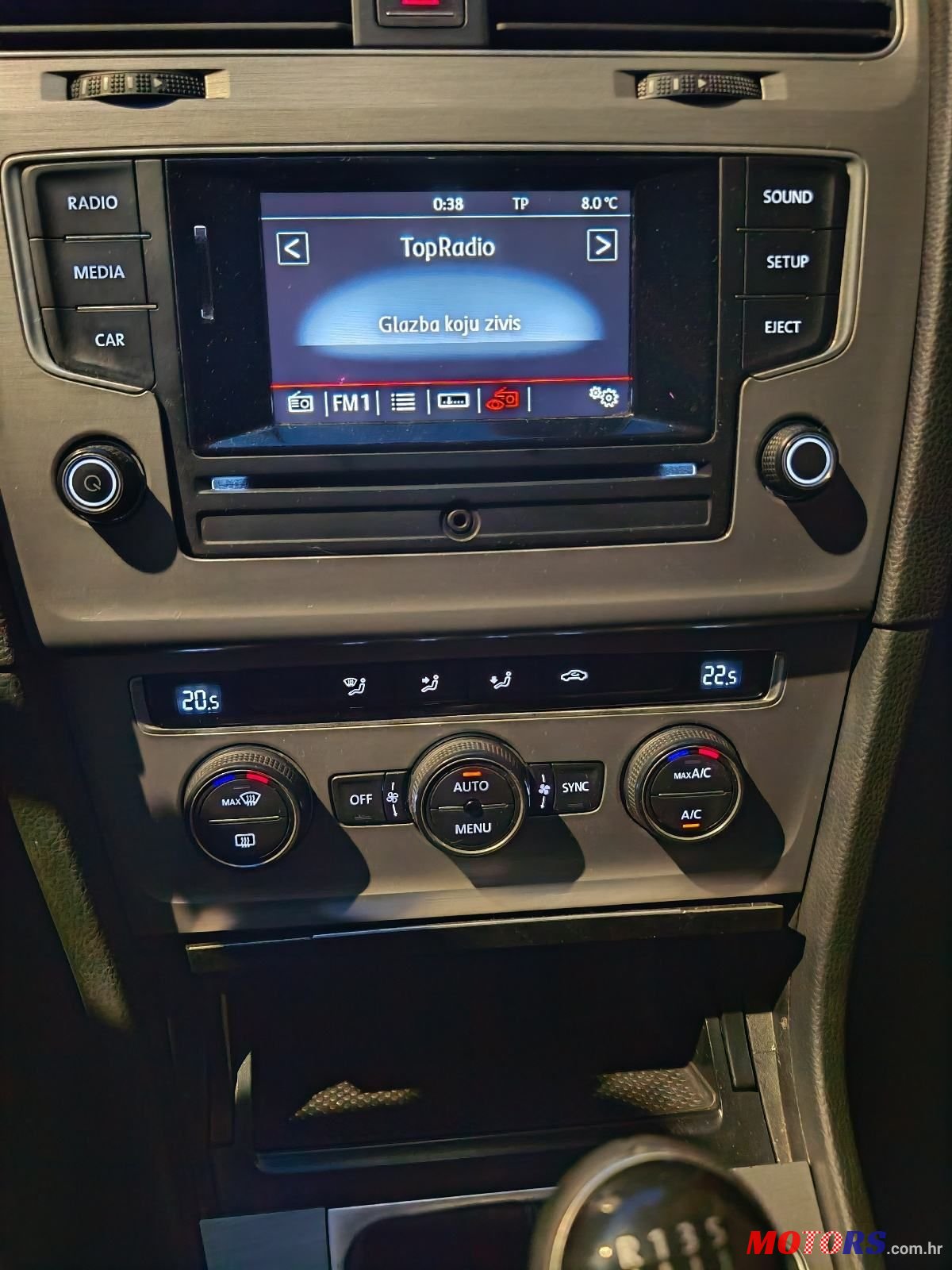 2015' Volkswagen Golf VII Variant photo #4