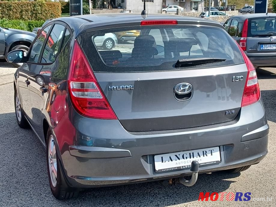 2010' Hyundai i30 1,6 Crdi photo #3