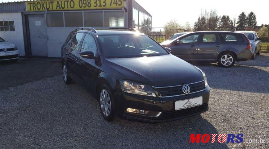 2011' Volkswagen Passat Variant photo #1