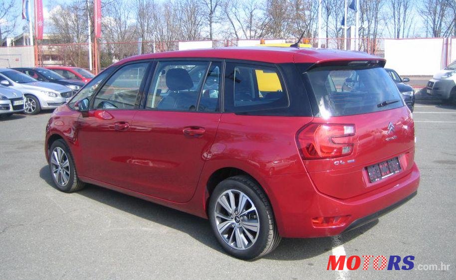 2016' Citroen C4 Grand Picasso photo #2