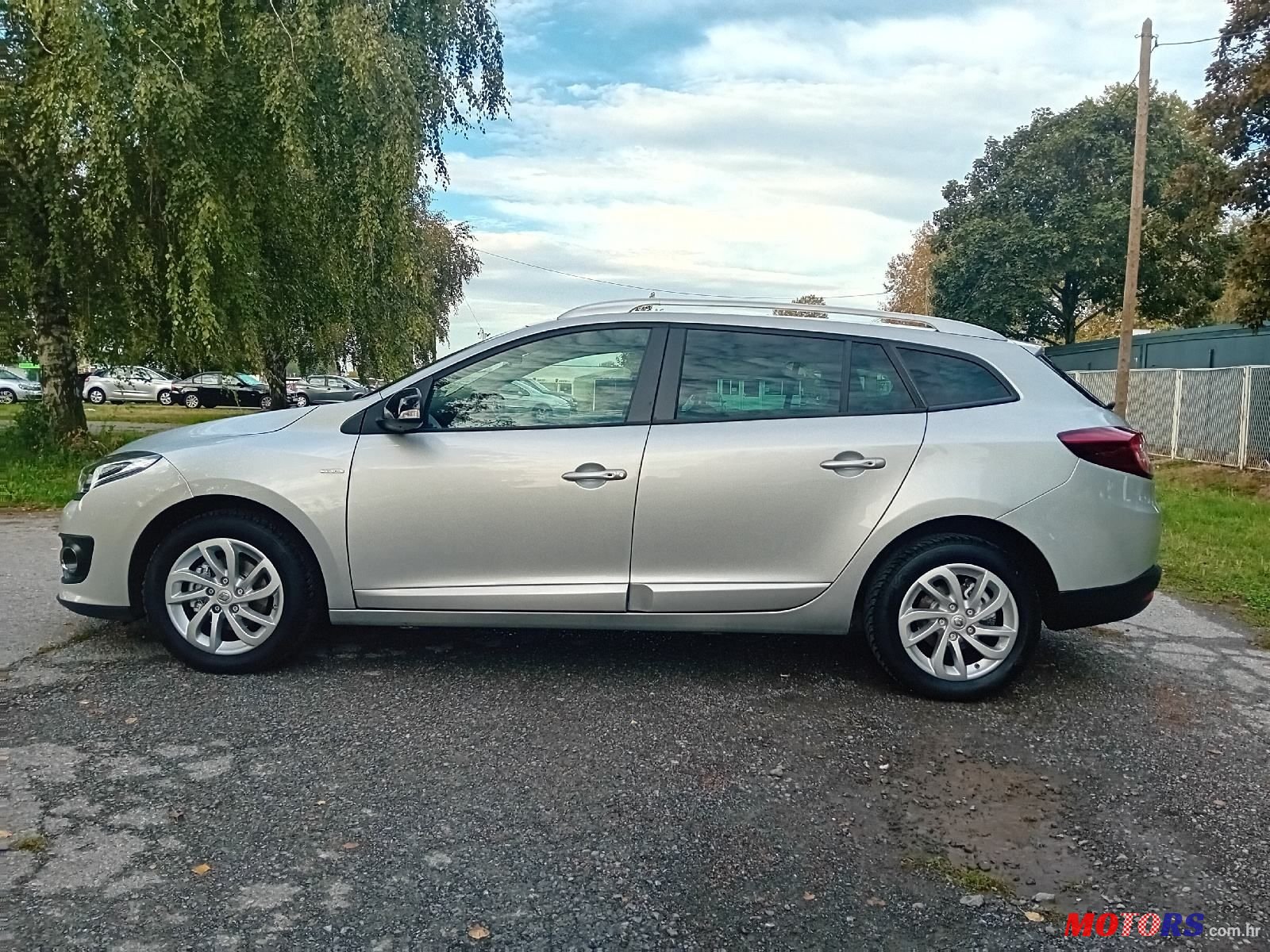 2015' Renault Megane Grandtour Dci photo #2