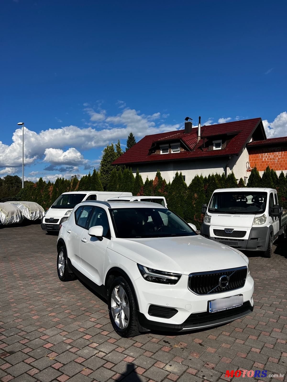 2020' Volvo XC40 D3 photo #2