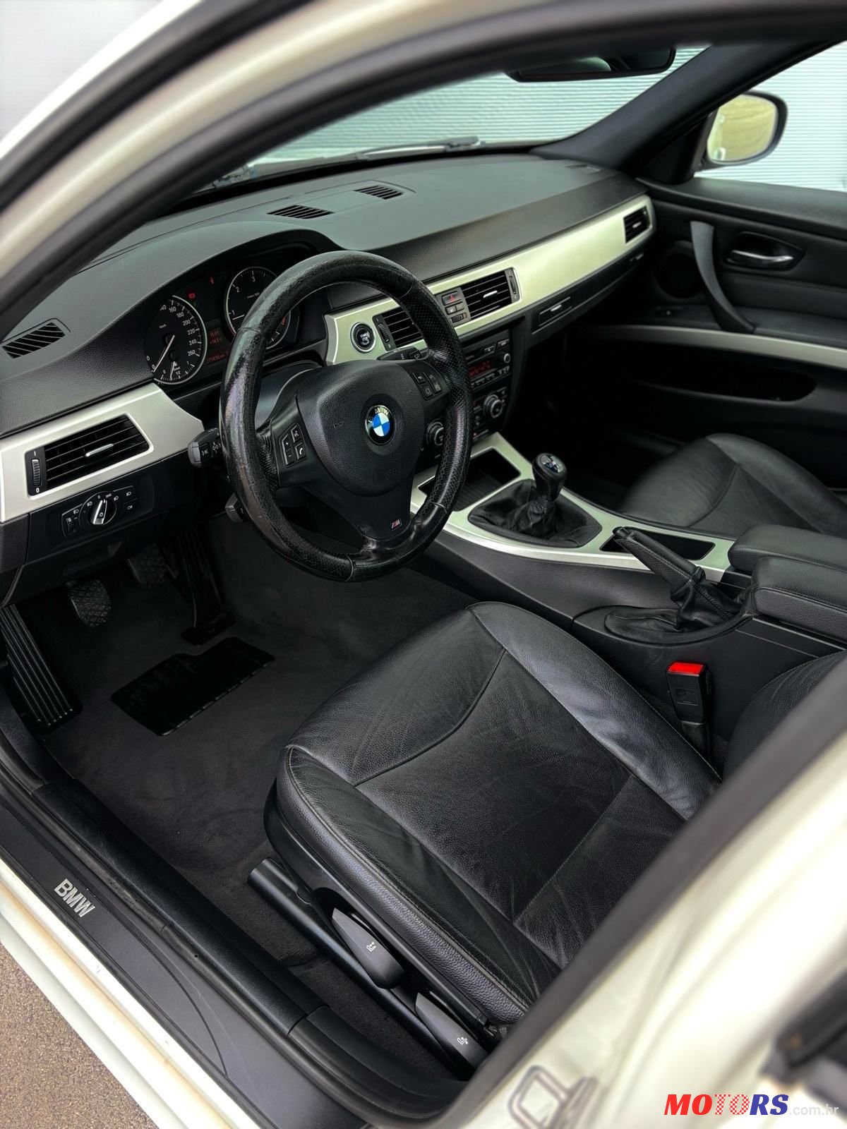 2011' BMW Serija 3 320D photo #4