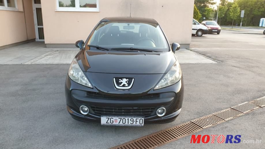 2006' Peugeot 207 photo #2