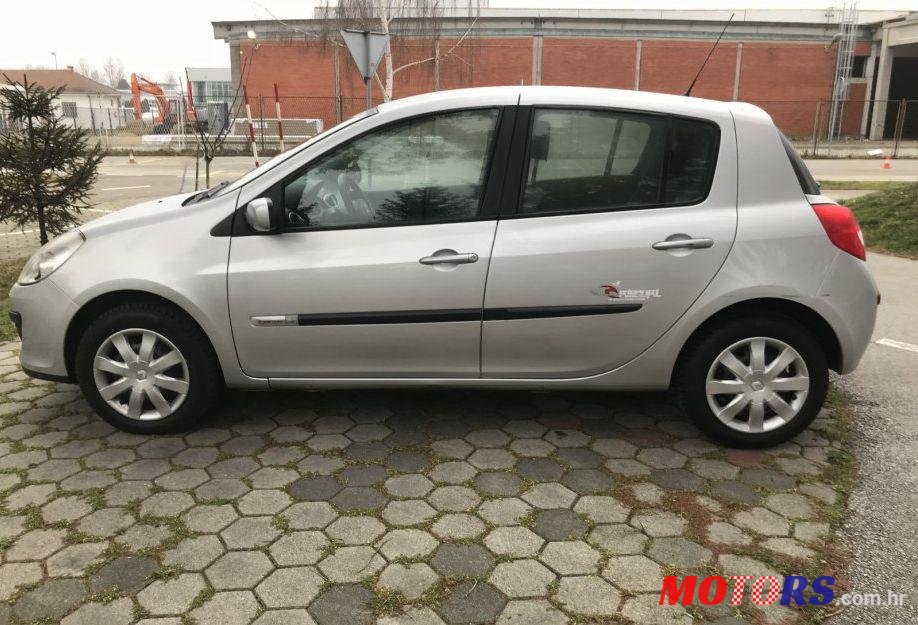 2008' Renault Clio 1,2 16V photo #2