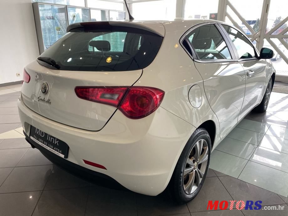 2010' Alfa Romeo Giulietta 1,6 photo #3