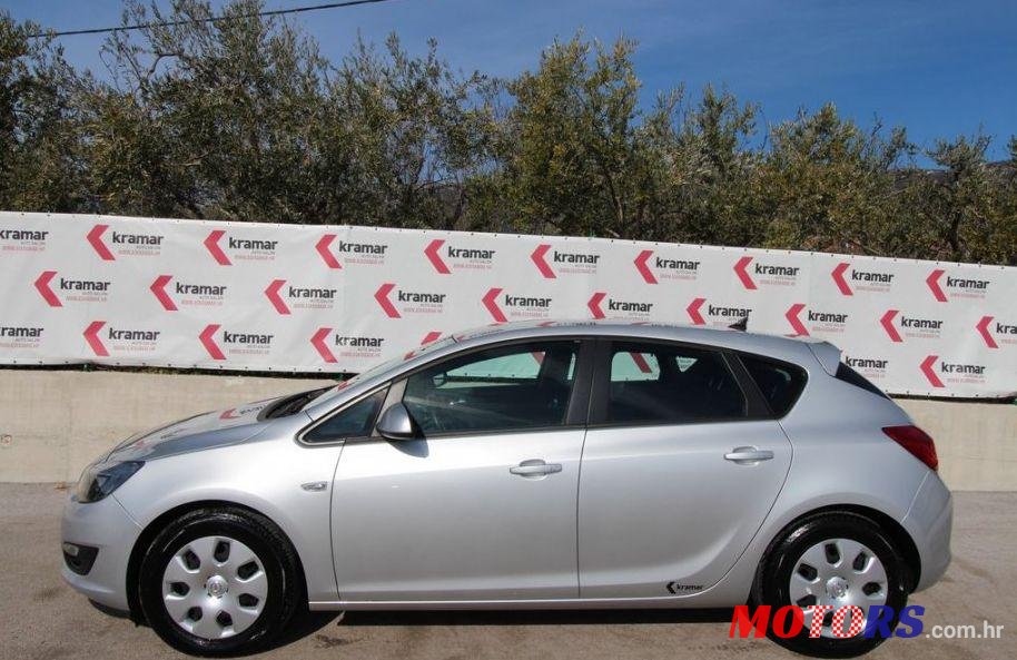 2013' Opel Astra 1.7 Cdti photo #1