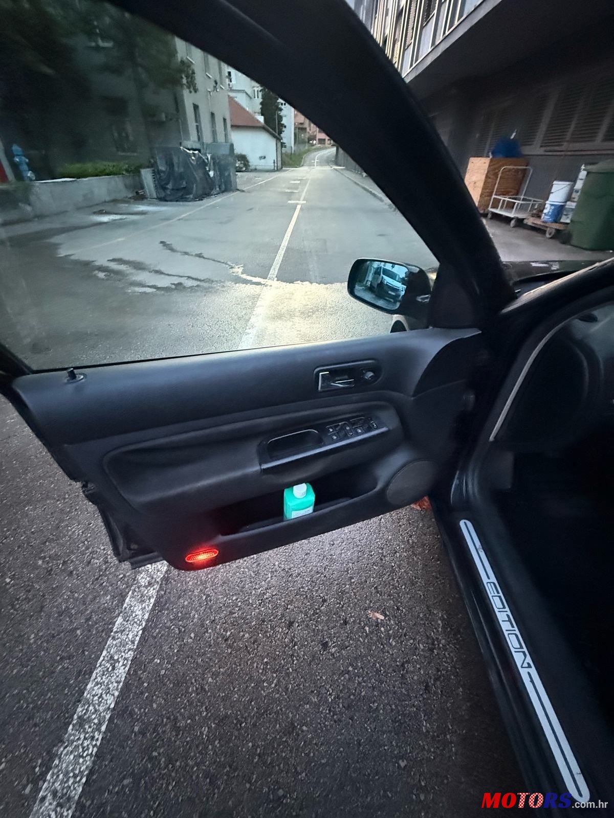 2001' Volkswagen Golf IV 1,9 Tdi photo #2