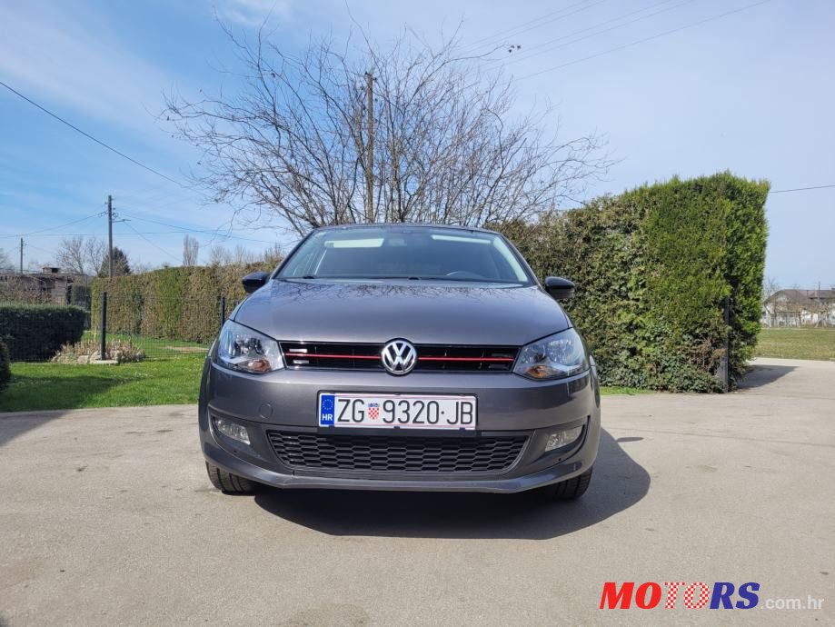 2013' Volkswagen Polo photo #6