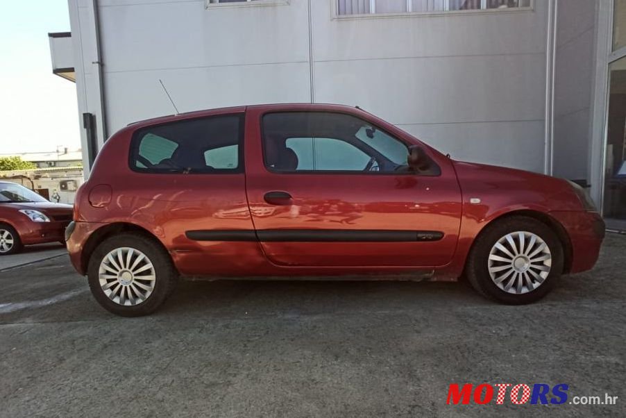 2003' Renault Clio 1,5 Dci photo #1