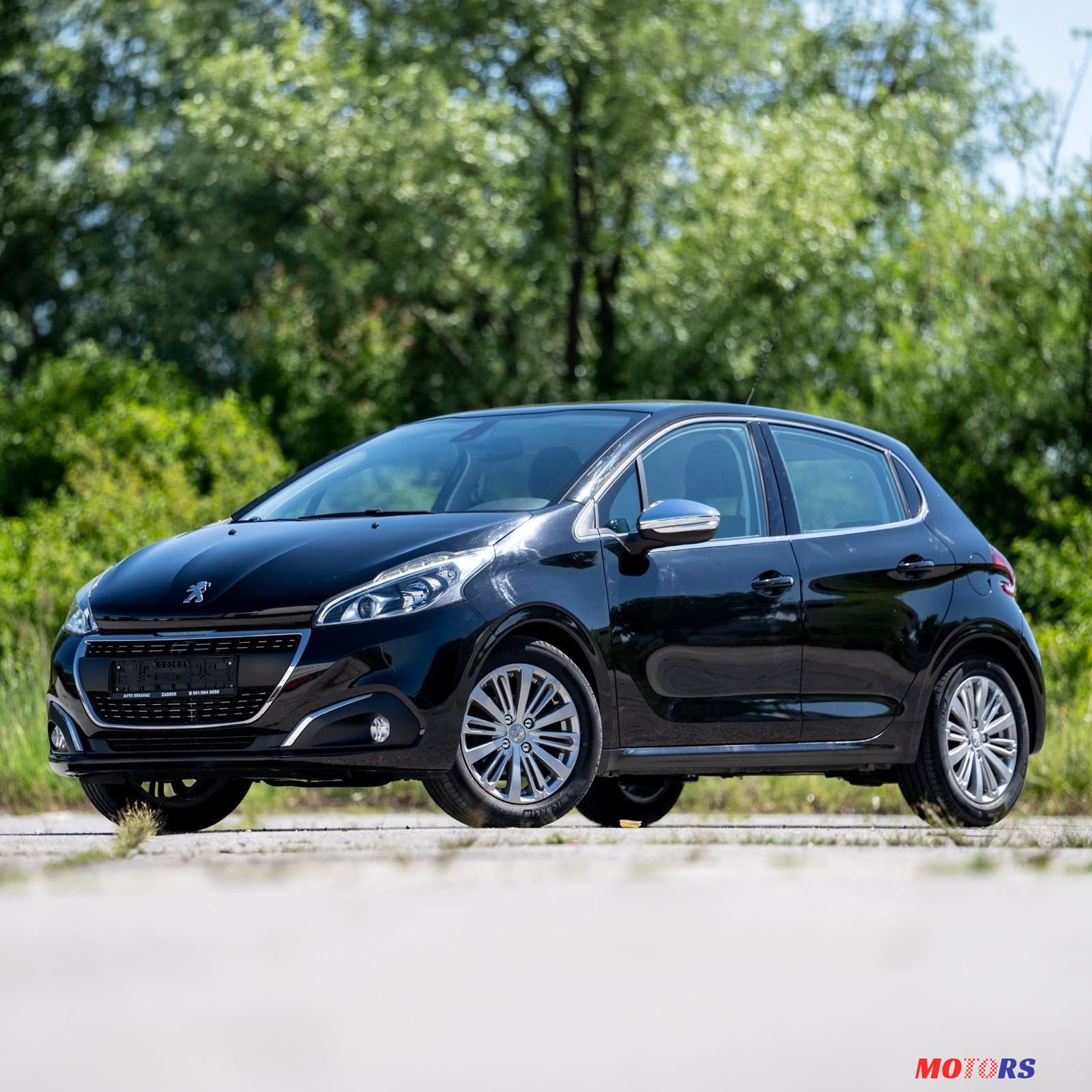 2015' Peugeot 208 1,2 photo #1