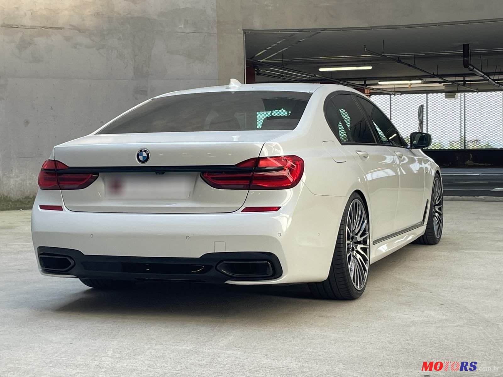 2016' BMW Serija 7 730D photo #5