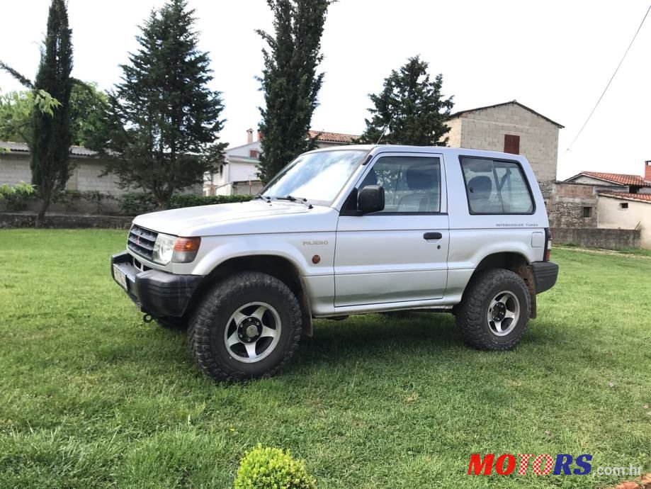2000' Mitsubishi Pajero 2,5 Gl Young photo #3
