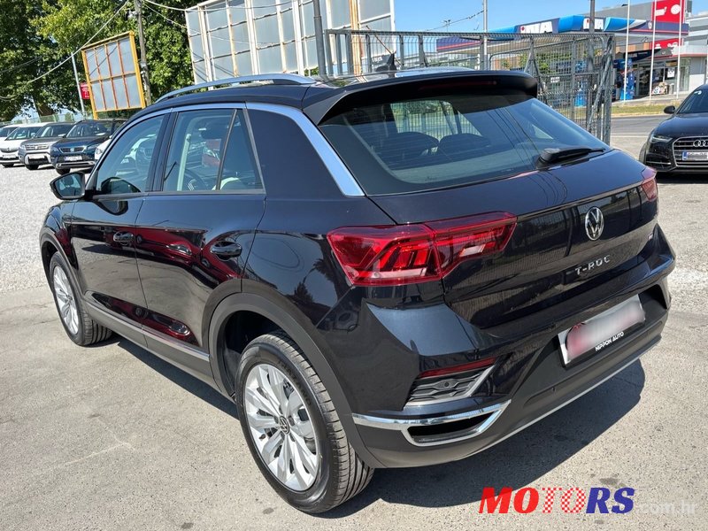 2021' Volkswagen T-Roc 2,0 photo #4
