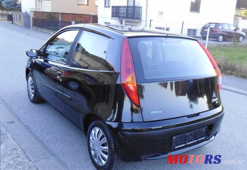 2002' Fiat Punto 1,9 Jtd photo #2