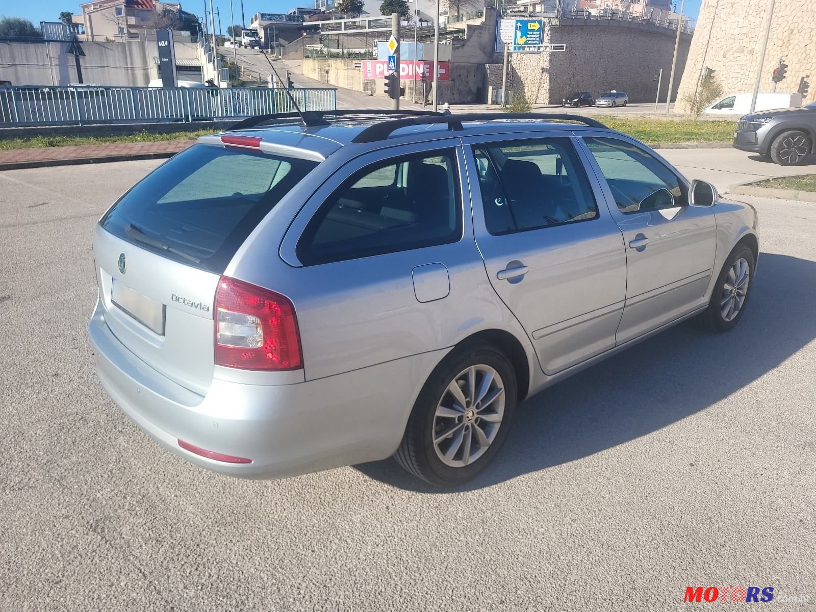 2009' Skoda Octavia Combi photo #4
