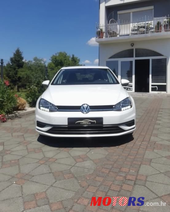2017' Volkswagen Golf 7 1,0 Tsi photo #2