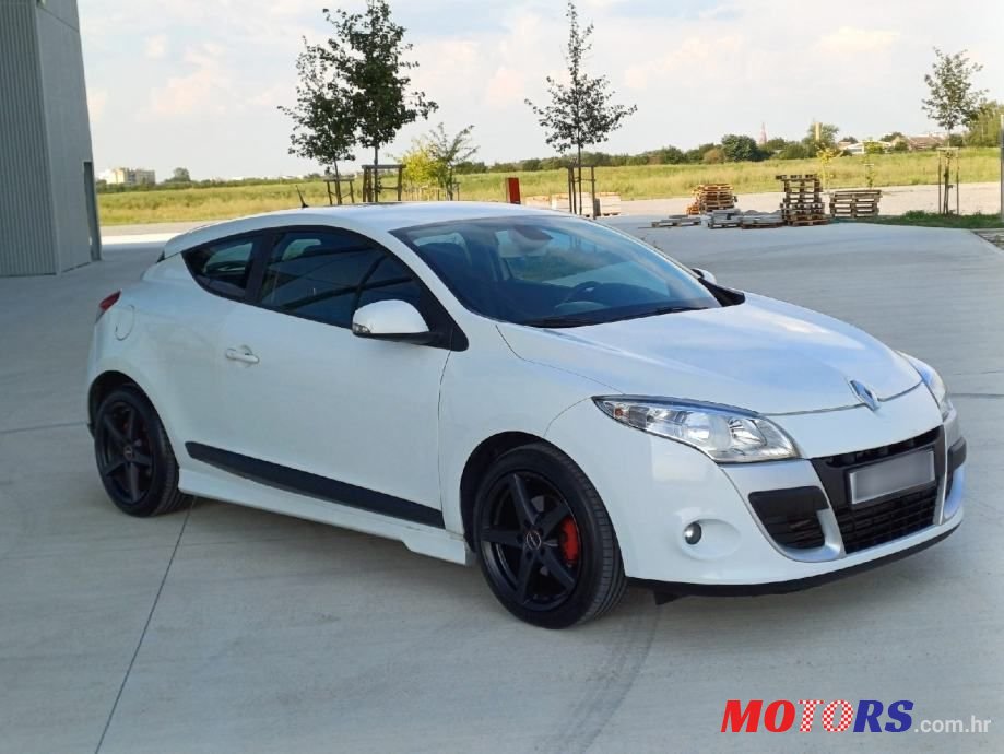 2009' Renault Megane Coupe photo #4