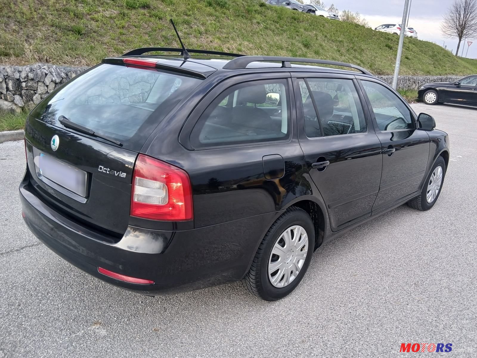 2010' Skoda Octavia Combi photo #4