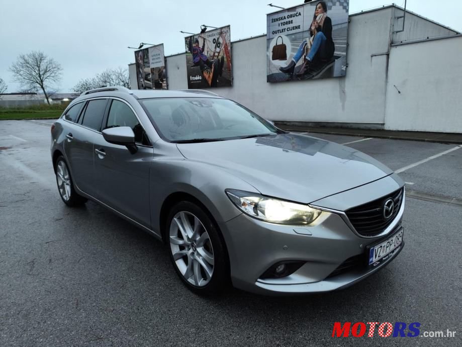 2015' Mazda 6 Sport Combi photo #2