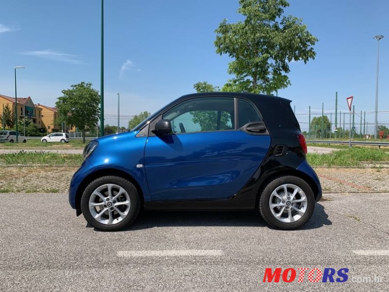 2019' Smart Fortwo photo #3
