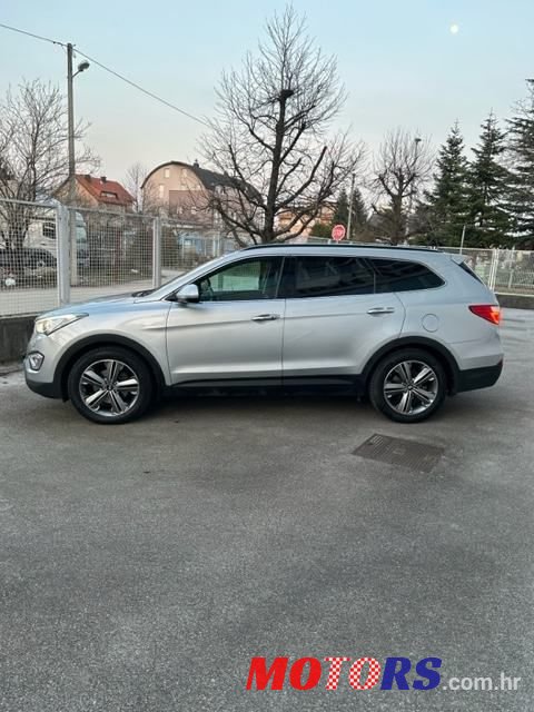 2016' Hyundai Santa Fe photo #5