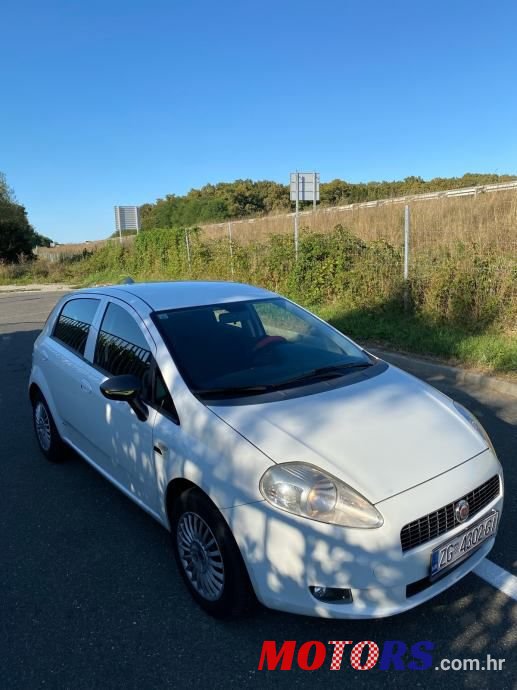2008' Fiat Grande Punto 1,4 8V photo #2