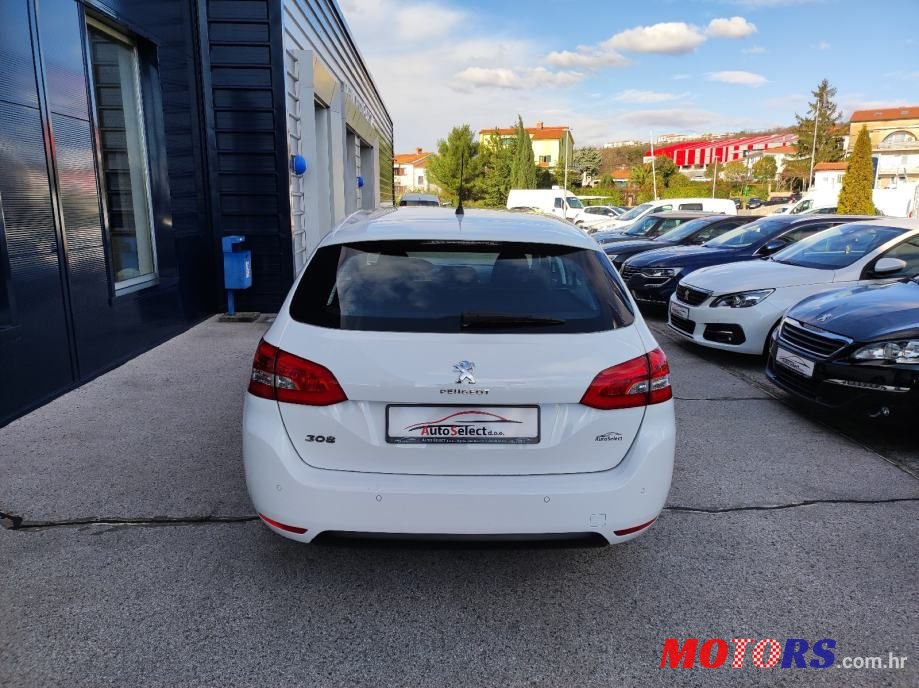 2017' Peugeot 308 Sw photo #6