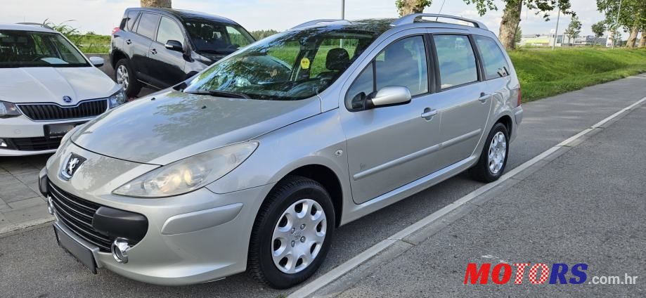 2008' Peugeot 307 Sw photo #1