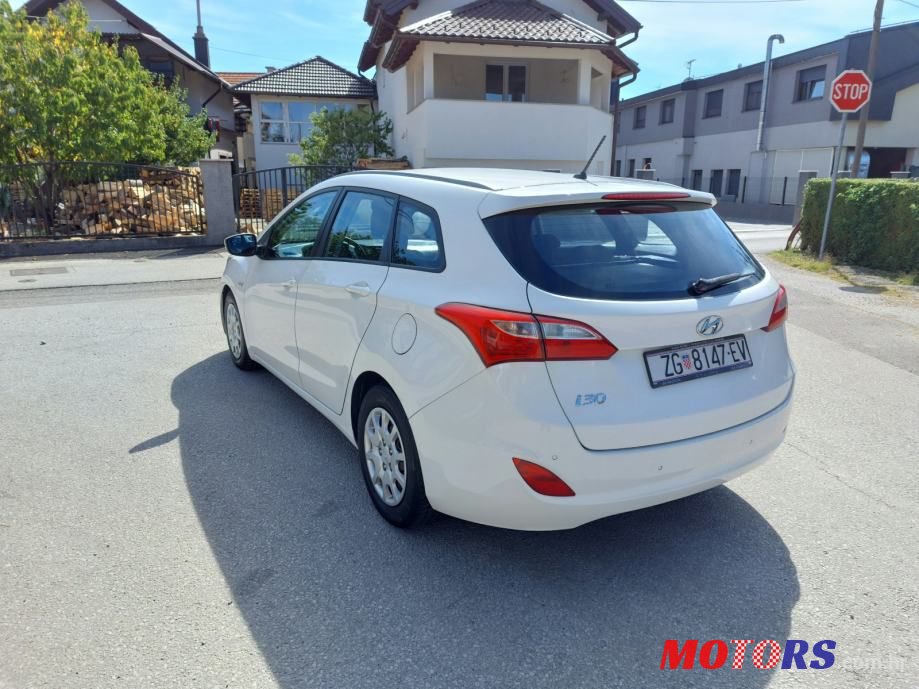 2013' Hyundai i30 Cw 1,6 Crdi photo #4