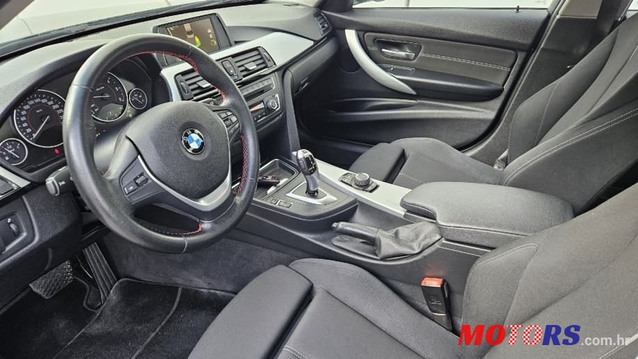 2012' BMW Serija 3 318D photo #6