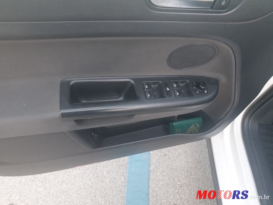 2011' Volkswagen Golf Plus 1,6 Tdi photo #3