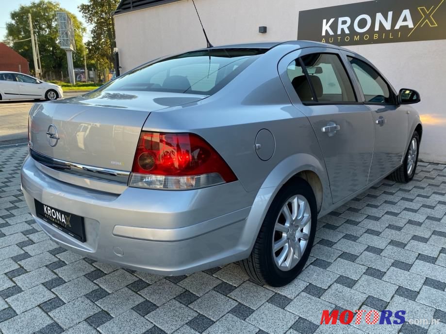 2010' Opel Astra photo #4