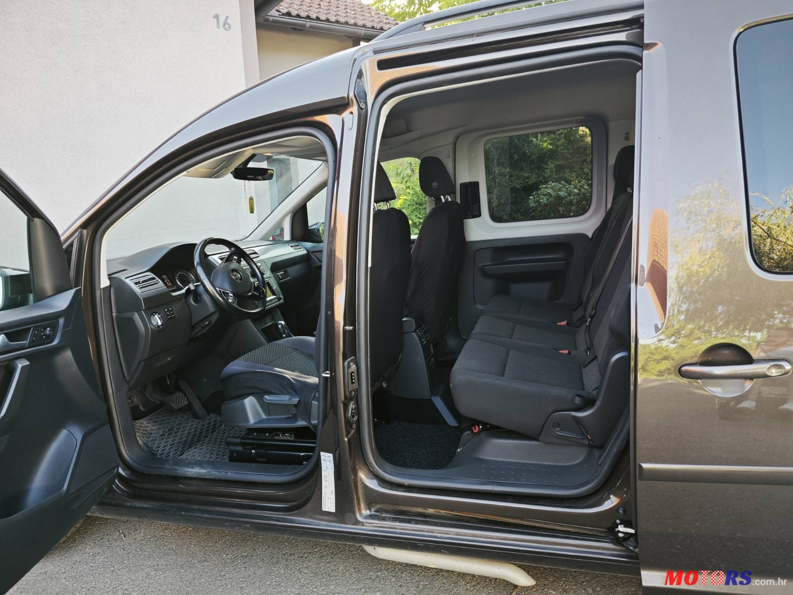 2015' Volkswagen Caddy sa rampom photo #5