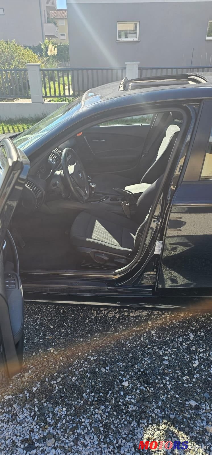 2011' BMW Serija 1 118D photo #5