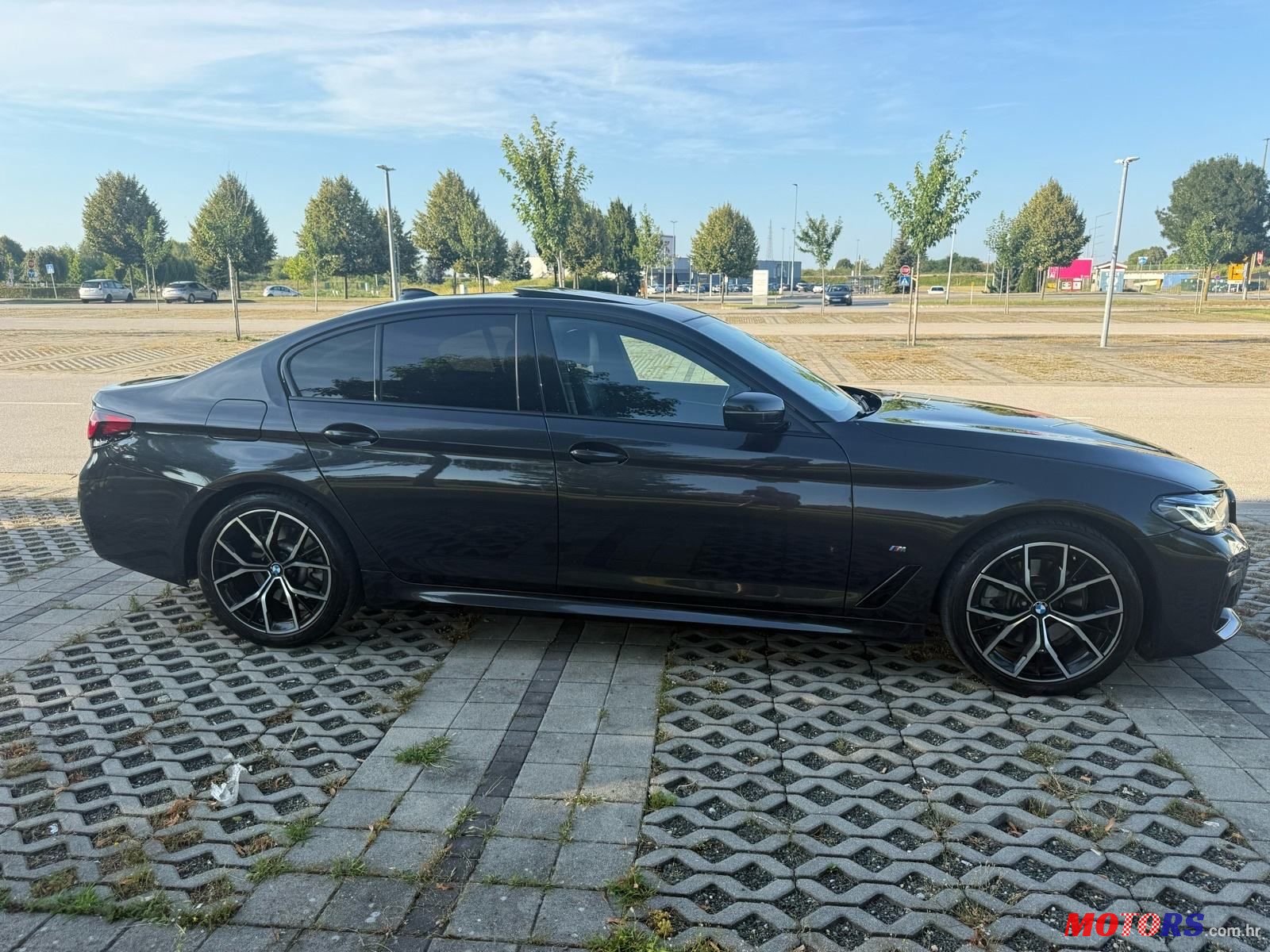2023' BMW Serija 5 520D photo #6
