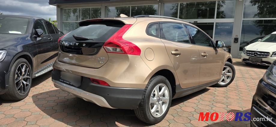 2014' Volvo V40 Cross Country 1.6 photo #6