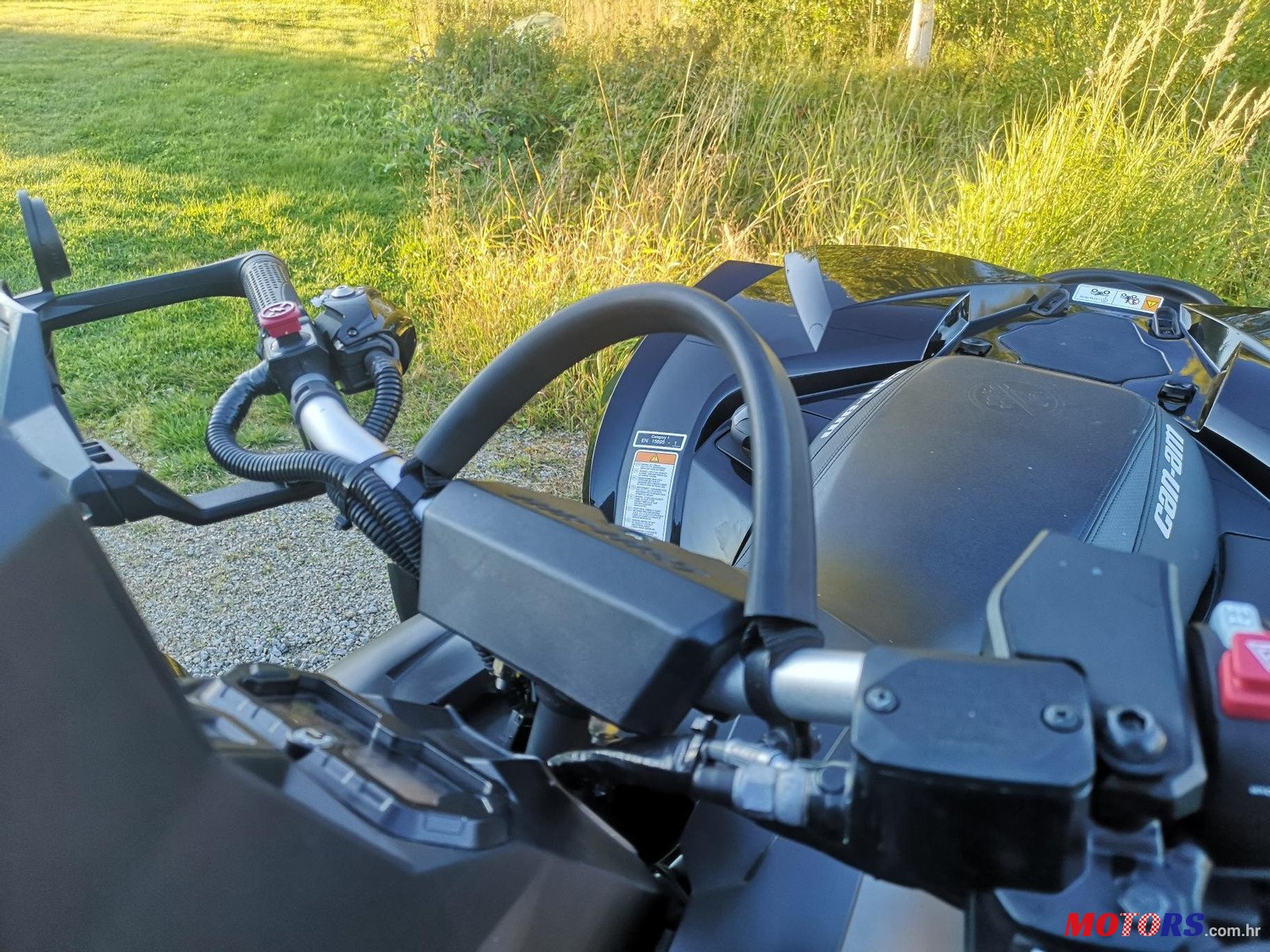 2018' Canam Renegade 1000 photo #2