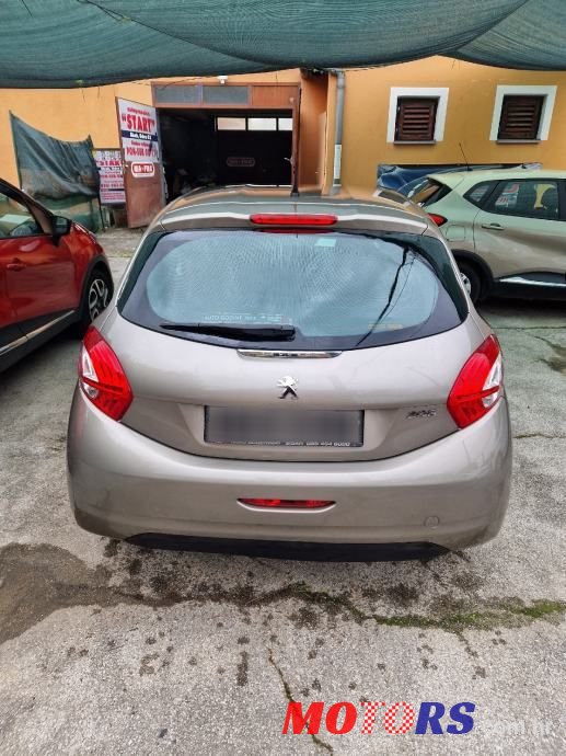 2014' Peugeot 208 photo #5