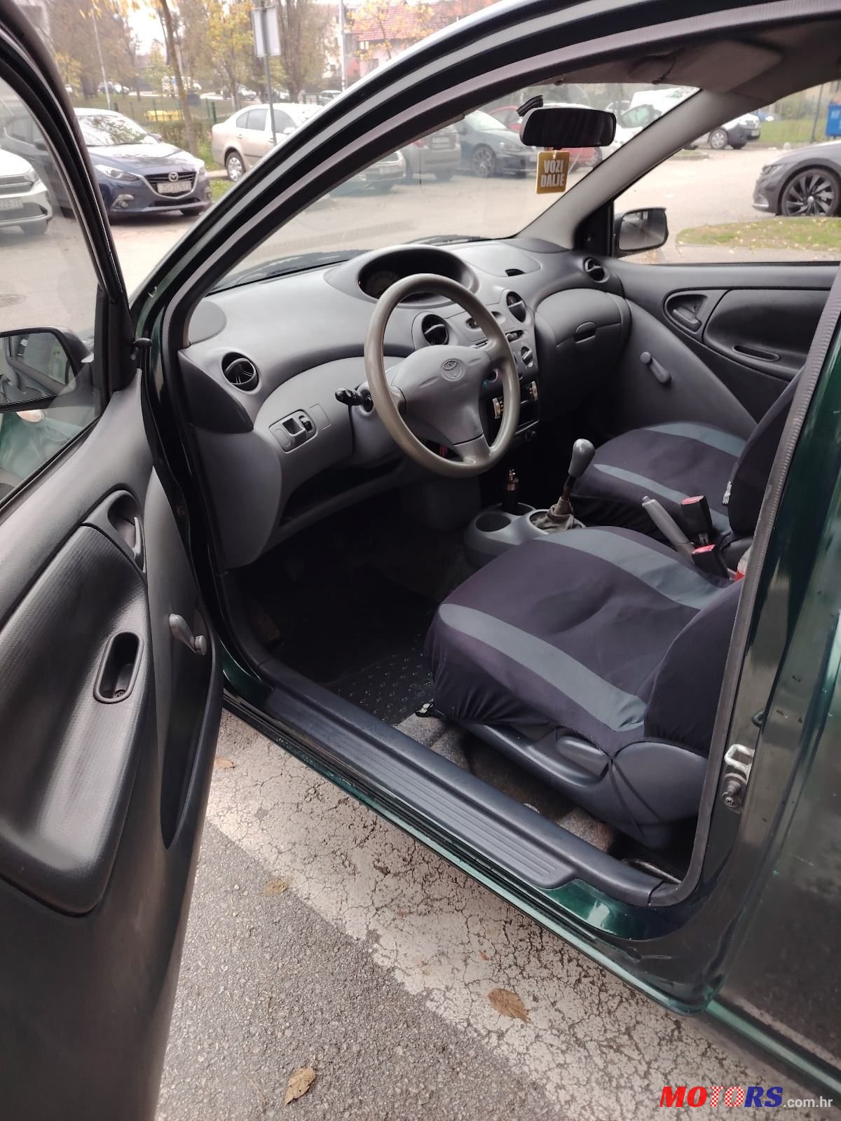 2001' Toyota Yaris 1,0 Vvt-I photo #5