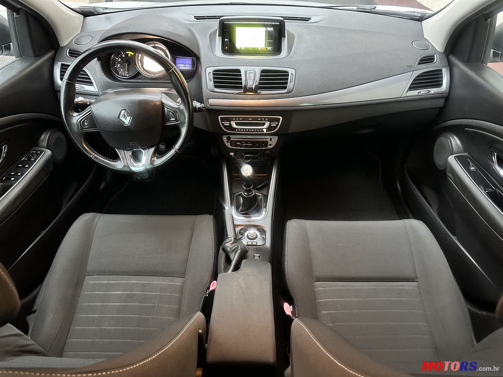 2015' Renault Megane Grandtour photo #4