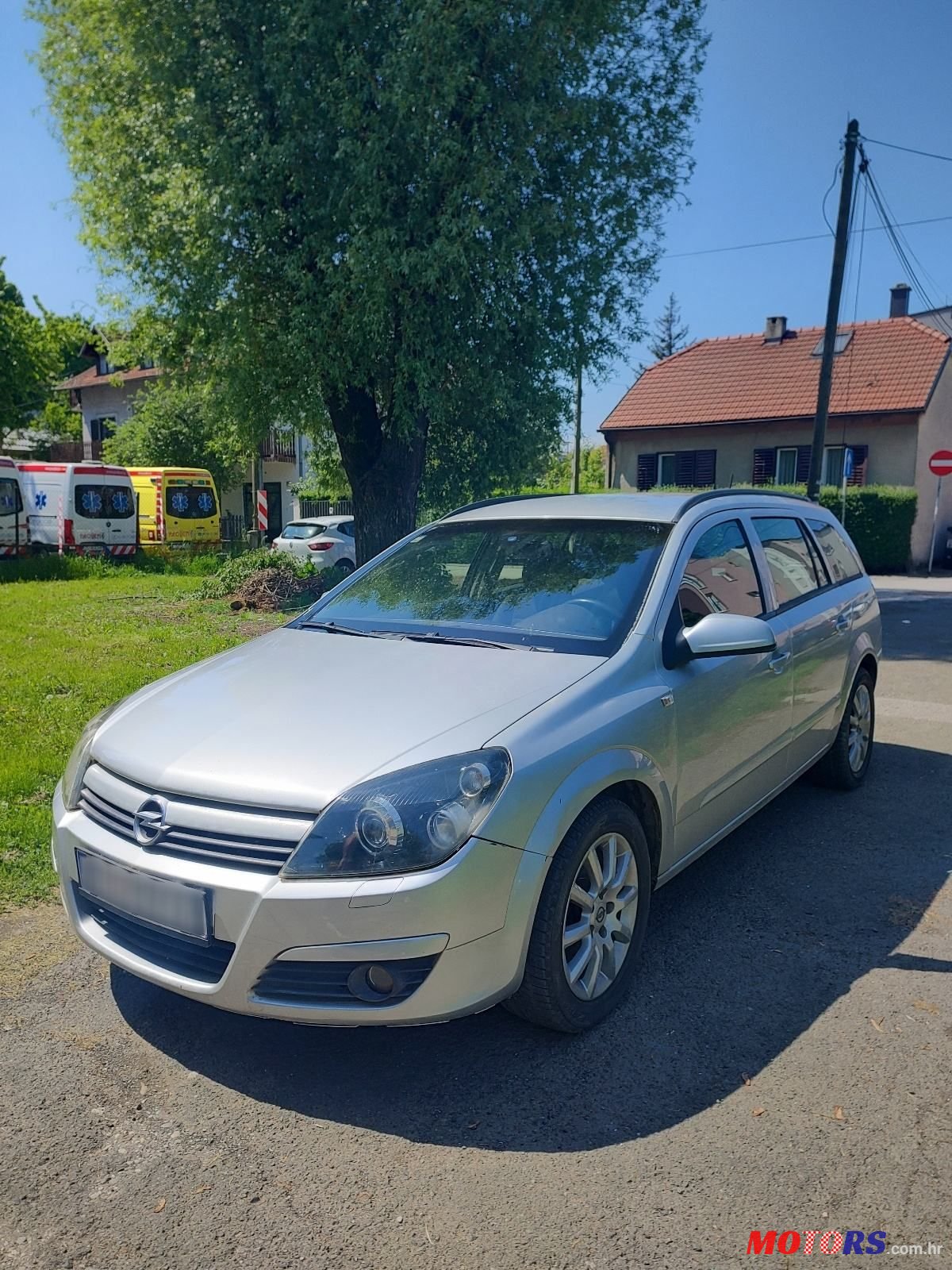 2005' Opel Astra Karavan photo #1