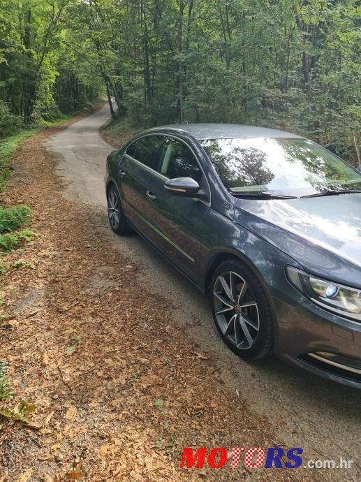 2012' Volkswagen Passat photo #4