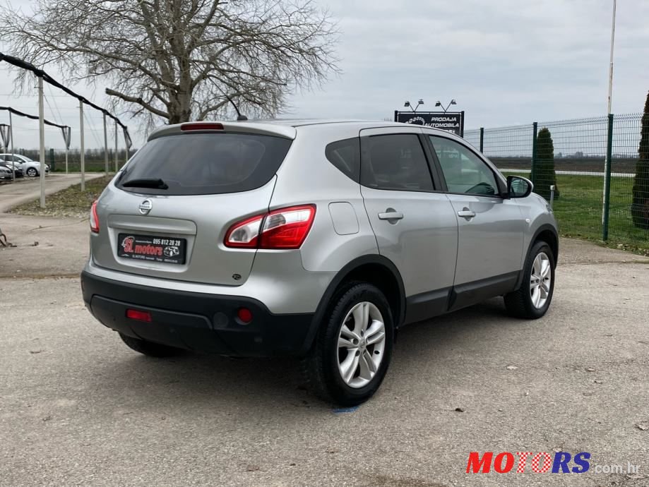 2013' Nissan Qashqai 1,5 Dci photo #2