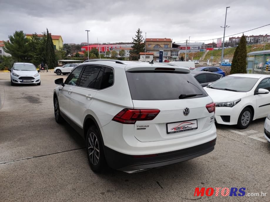 2019' Volkswagen Tiguan Allspace photo #5